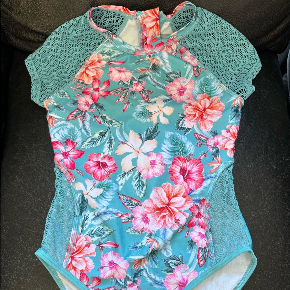 Girls swimsuit by Art Class size L 10/12. Like new. UV protection.